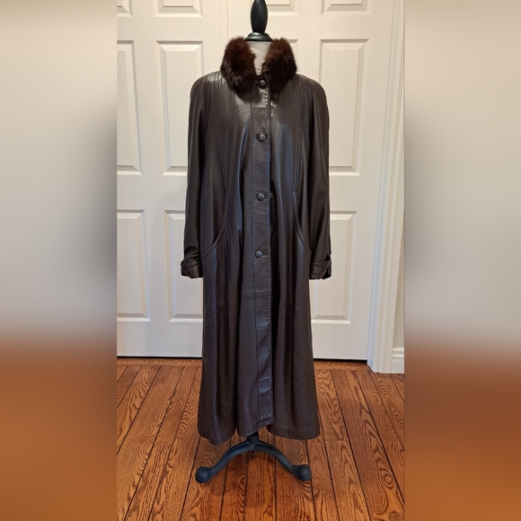 Genuine leather real fur trim full length coat by Santagostino - Picture 9 of 16